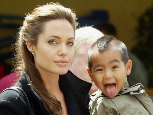 angelina_jolie_3rd_clild_vietnamese_child.jpg